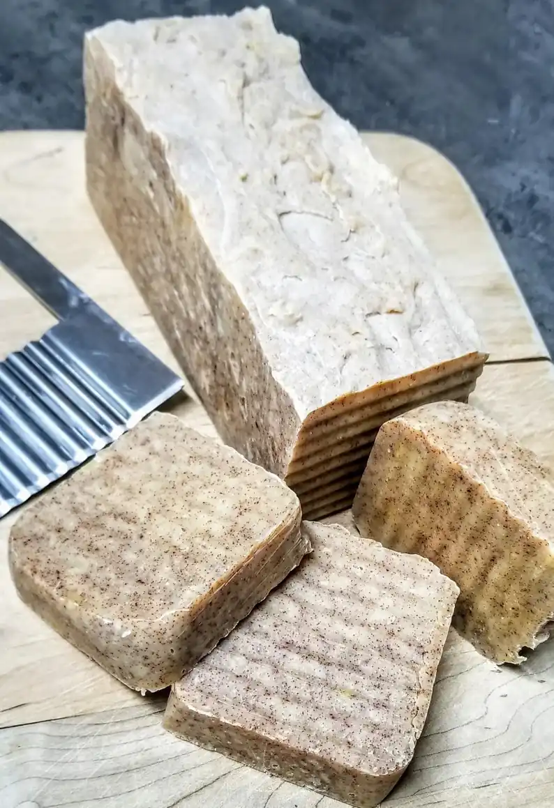 LemongrassAndWalnutScrubbyBodyBar3