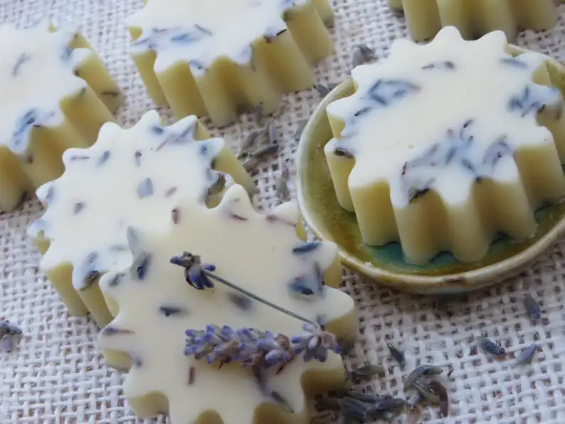 LovelyLavenderSolidLotionBar3